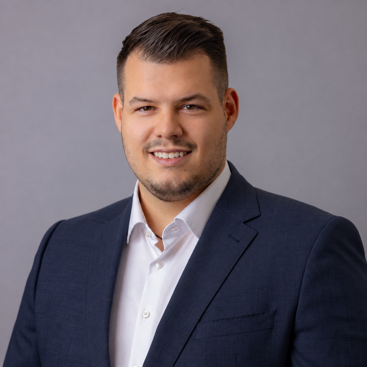Daniel Besken, dein Ansprechpartner bei FinanzDaniel